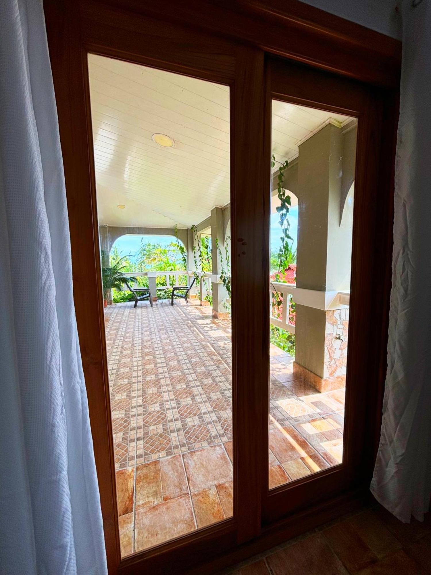 Royal Palm Retreat Apartment Cabrera Bagian luar foto